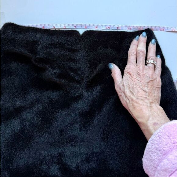 NWT WEWOREWHAT Faux Fur Black Mini Skirt.  Size 00 - Picture 9 of 12